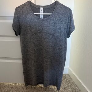 Swiftly Tech Short-Sleeve Shirt 2.0
Hip Length